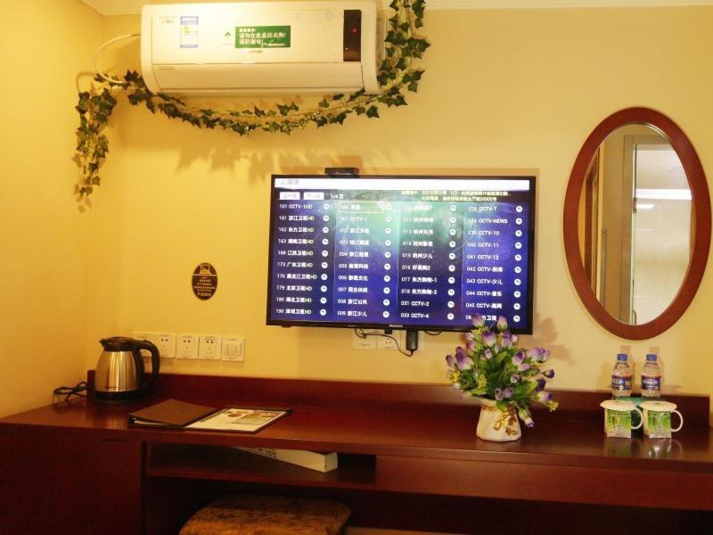 Greentree Inn Zhejiang Jiaxing West Zhongshan Road Vintage Car Building Express Hotel Exterior foto