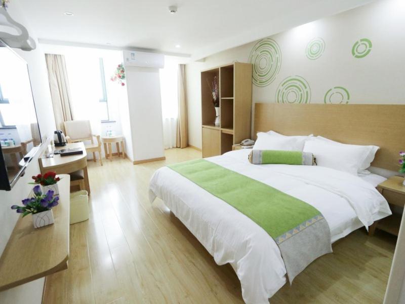 Greentree Inn Zhejiang Jiaxing West Zhongshan Road Vintage Car Building Express Hotel Exterior foto