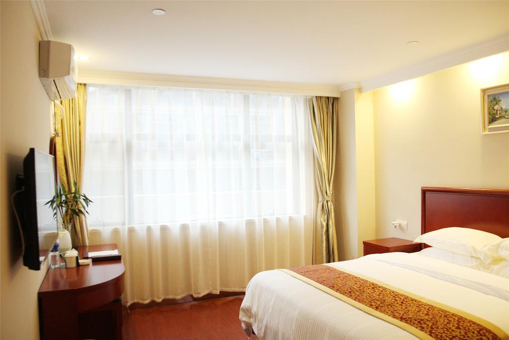 Greentree Inn Zhejiang Jiaxing West Zhongshan Road Vintage Car Building Express Hotel Exterior foto